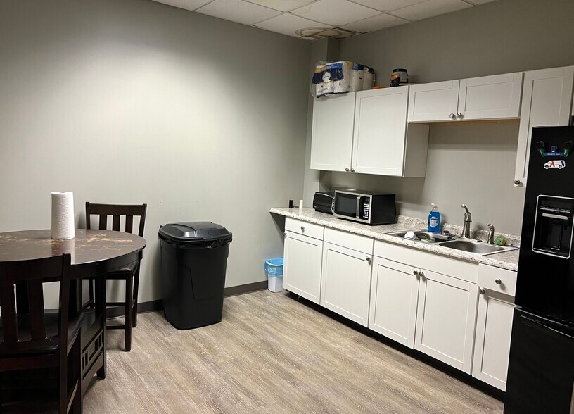 More Photos Of 2239 Whitten Rd, Memphis Light Distribution For Sale