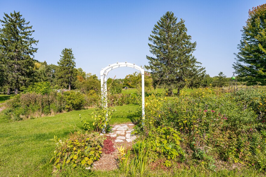 More Photos Of 60445 E Summit Rd W, Ashland Lodge Meeting Hall For Sale