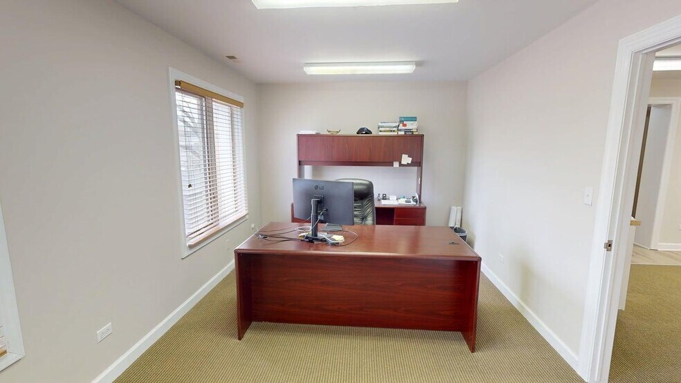 More Photos Of 334 E Colfax St, Palatine Loft Creative Space For Sale