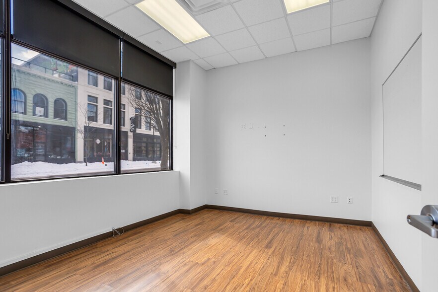 More Photos Of 132 W Cortland Ave, Jackson Office For Lease