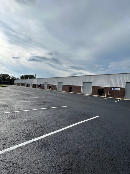 More Photos Of 5612 Carder Rd, Orlando Warehouse For Lease