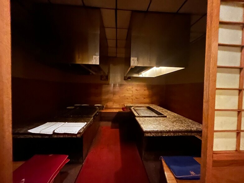 More Photos Of 8 Tech One Dr, Monroeville Restaurant For Lease