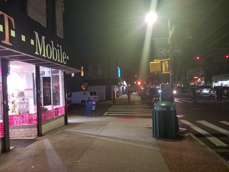 More Photos Of 6314 Roosevelt Ave, Woodside Bar For Sale