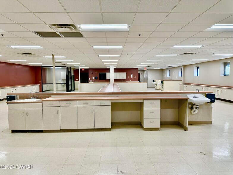 More Photos Of 2214 Osborne St, Humboldt Medical For Sale