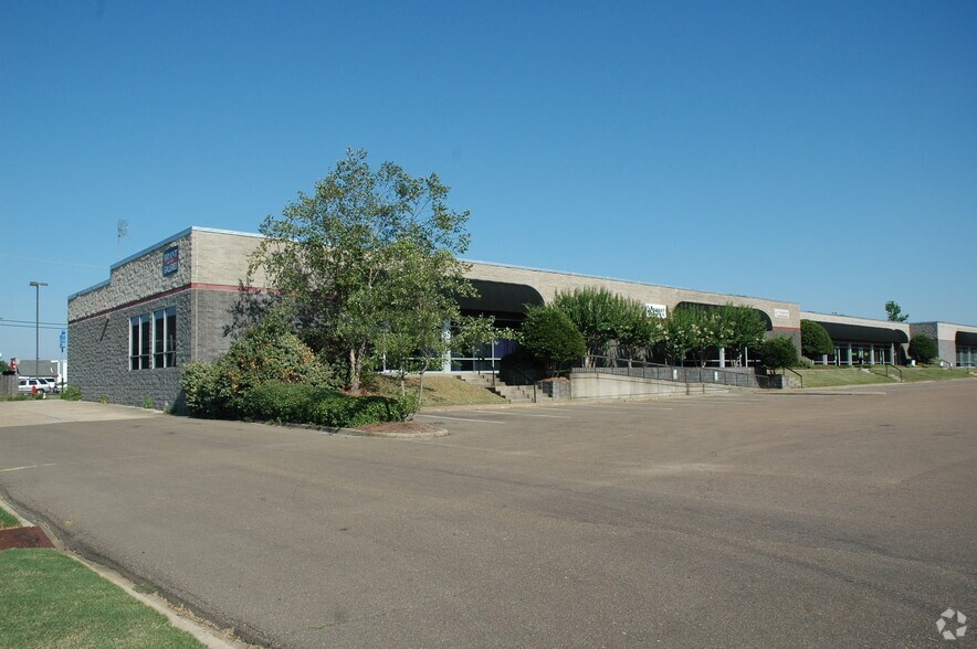 More Photos Of 3010 Lakeland Cv, Flowood Loft Creative Space For Lease