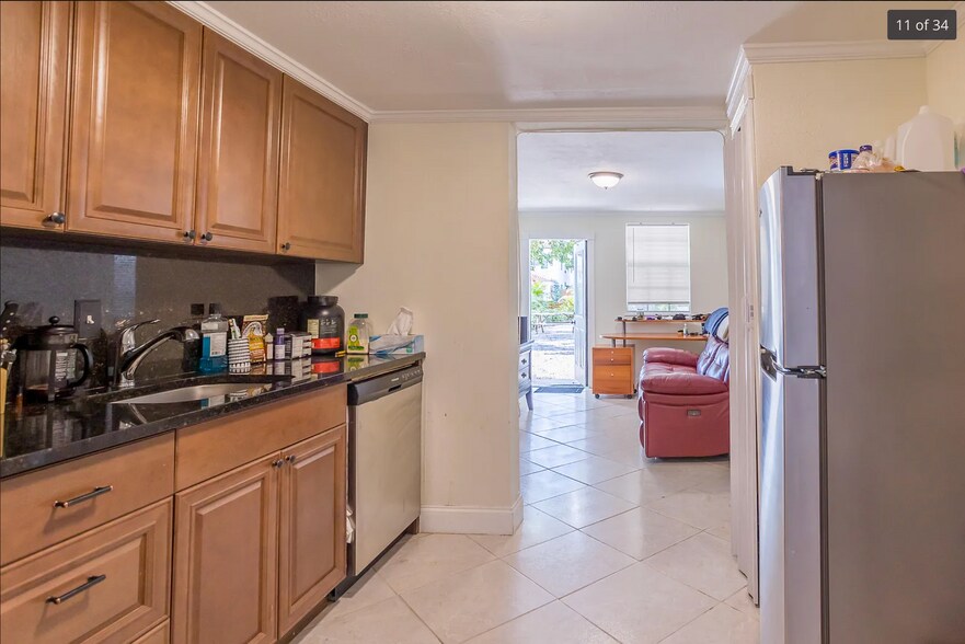 More Photos Of 326 S Federal Hwy, Lake Worth Specialty For Sale