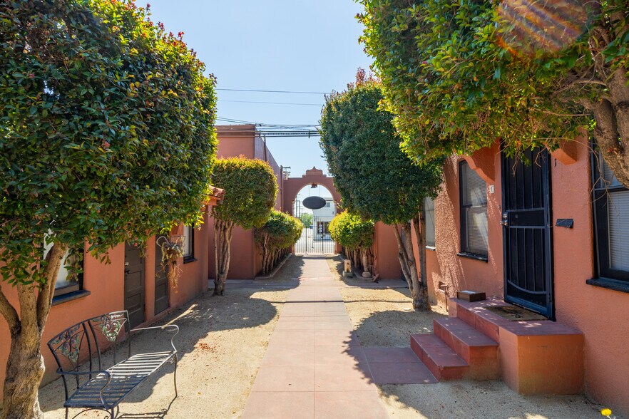 More Photos Of 2361-2367 30th St, San Diego Storefront Retail Residential For Sale