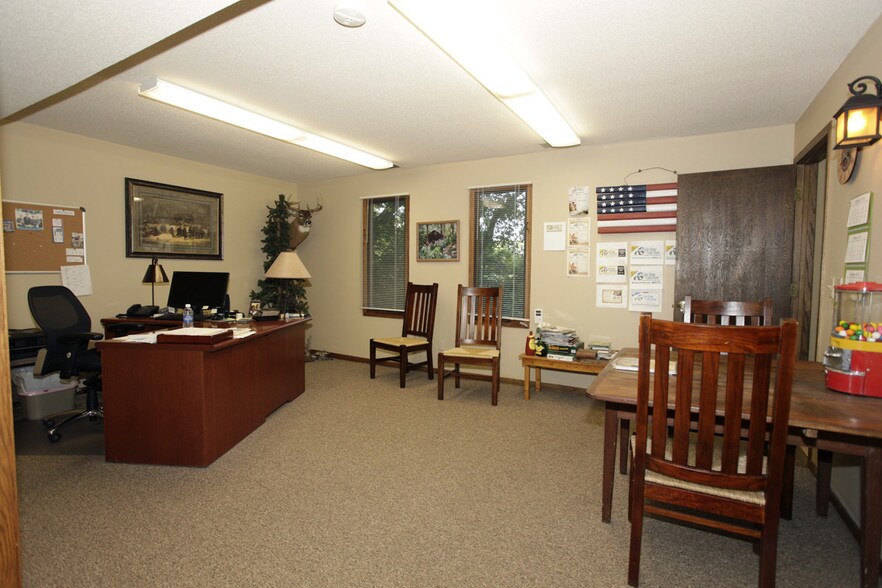 More Photos Of 3701 Shoreline Dr, Orono Coworking Space