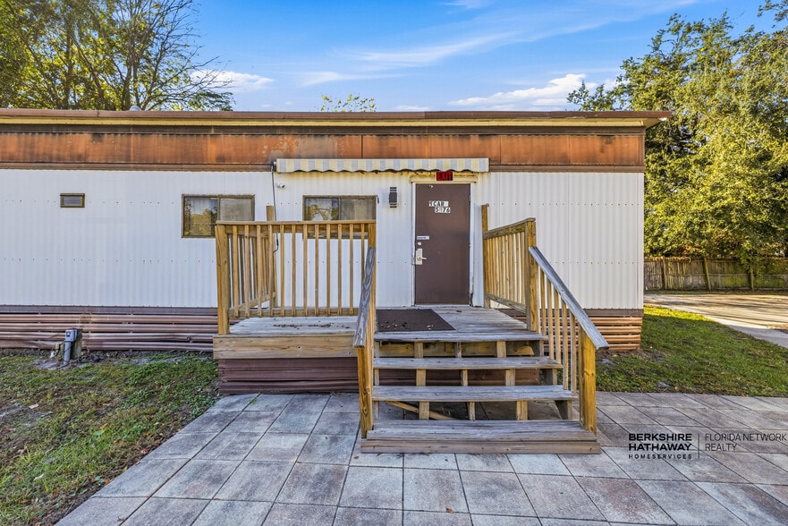 More Photos Of 5876 Old Timuquana Rd, Jacksonville Office For Lease