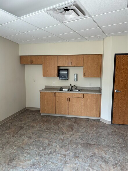 More Photos Of 433 Mill St, Zumbrota Assisted Living For Lease