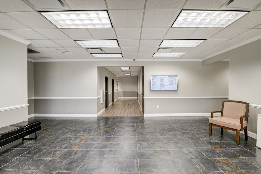 More Photos Of 9635 Southern Pine Blvd, Charlotte Coworking Space