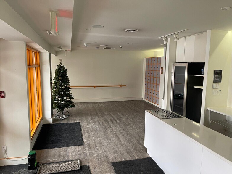 More Photos Of 10624-10642 82nd Ave NW, Edmonton Storefront For Lease