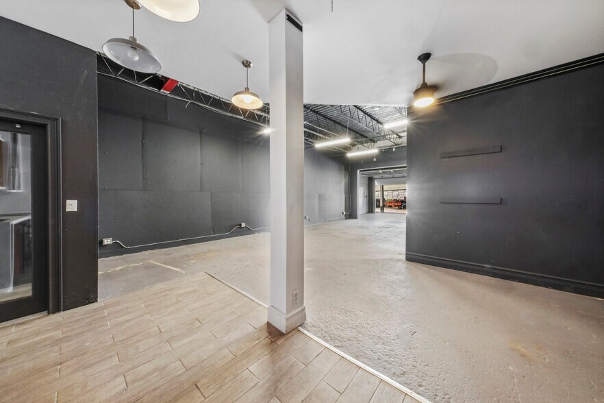More Photos Of 3569 NW 10th Ave, Oakland Park Warehouse For Lease