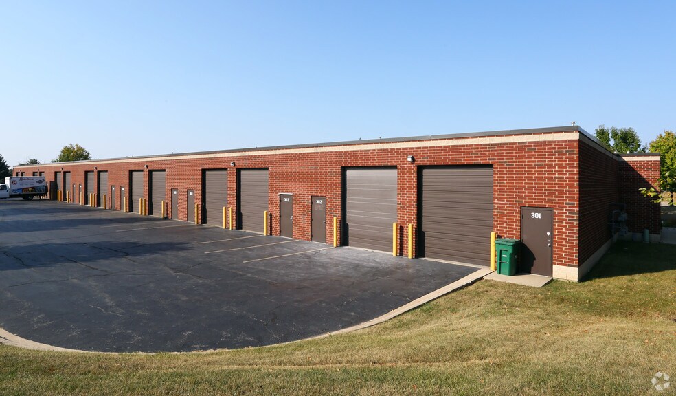 More Photos Of 1815 Wallace Ave, St Charles Light Distribution For Lease