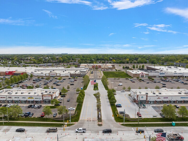 More Photos Of 28200-28250 Dequindre Rd, Warren Supermarket For Sale