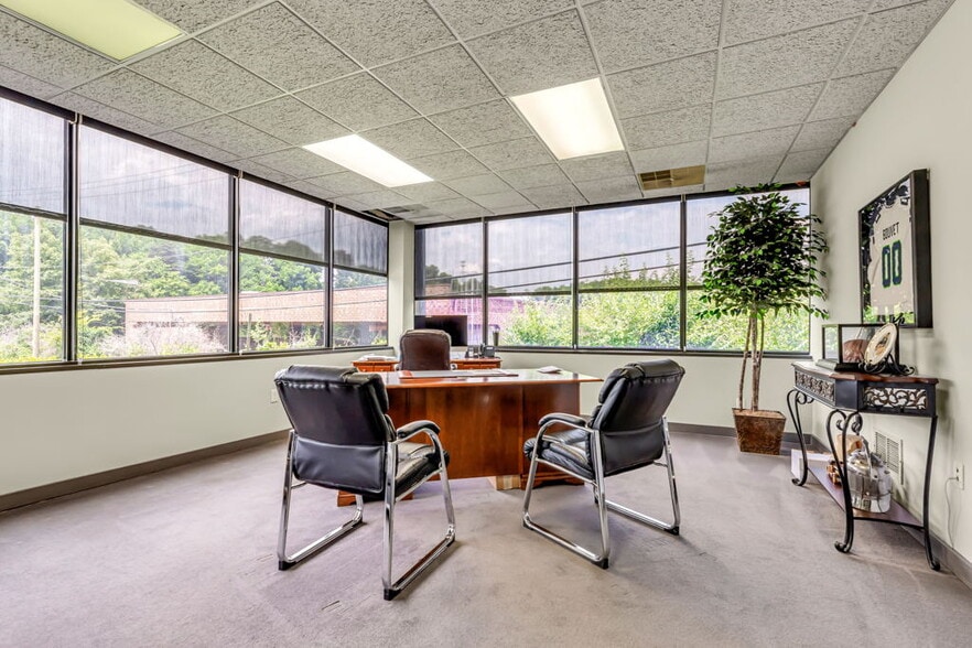 More Photos Of 115 Pomona Dr, Greensboro Office Residential For Lease