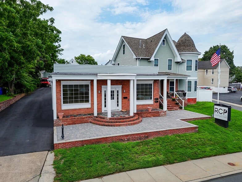 More Photos Of 215 Washington Rd, Sayreville Storefront Retail Residential For Lease