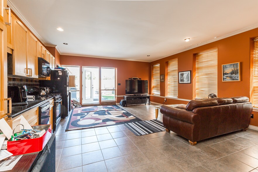 More Photos Of 122 5 St S, Lethbridge Apartments For Sale