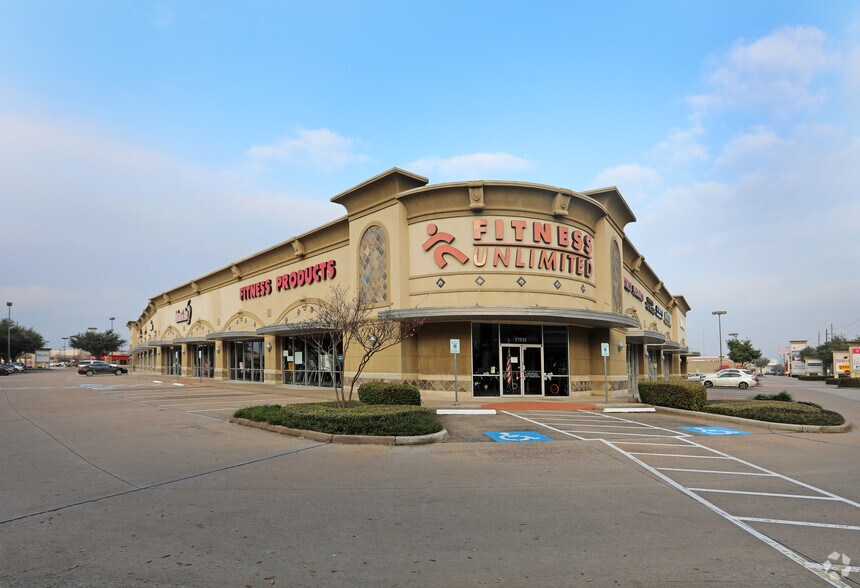 More Photos Of 17505-17571 SH 249, Houston Storefront For Lease