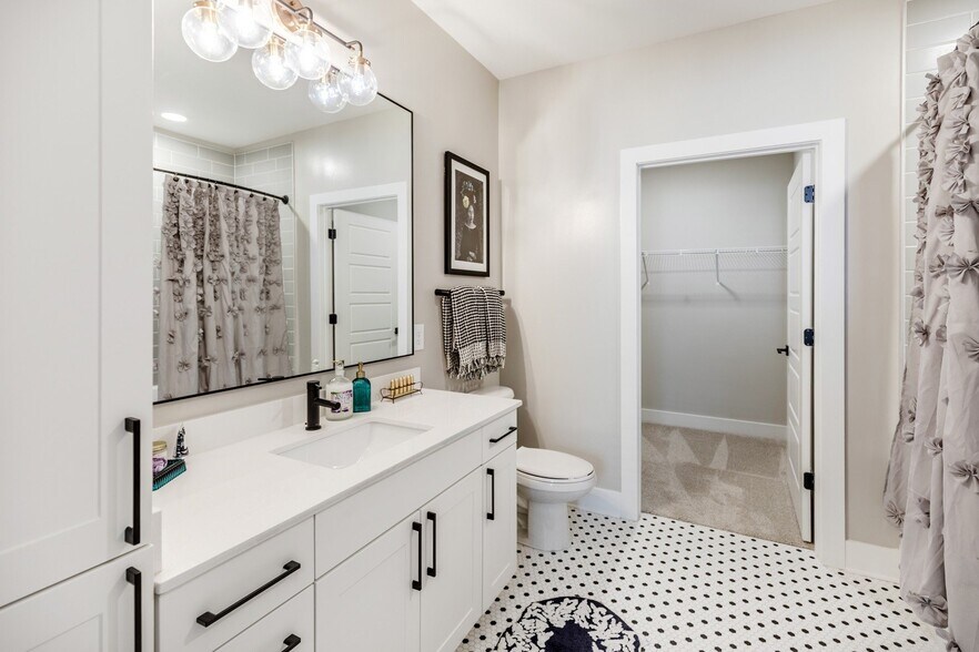 More Photos Of 101 W Morehead St, Charlotte Apartments For Lease