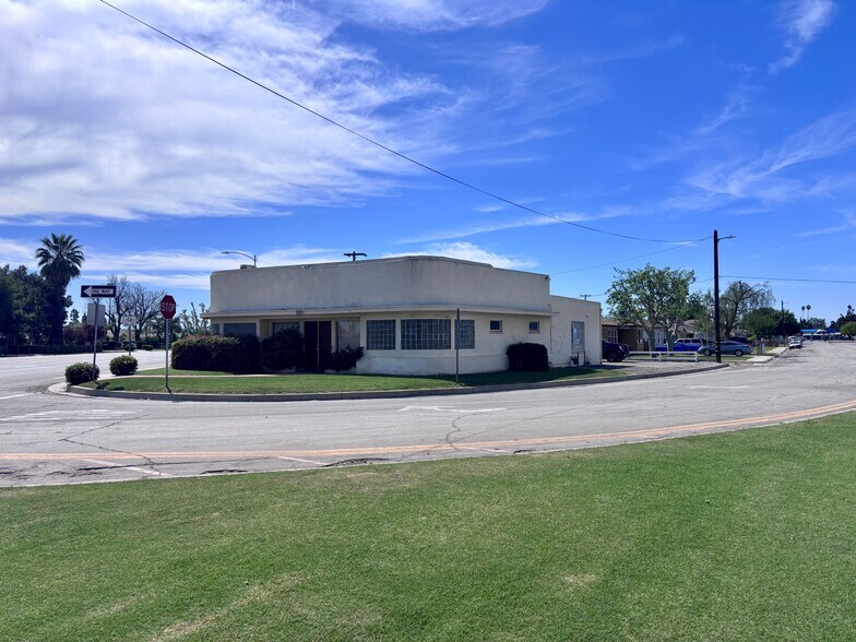 Primary Photo Of 501 S Chester Ave, Bakersfield Office For Sale