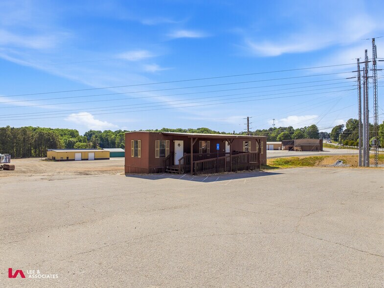 More Photos Of 1364 Candler Rd, Gainesville Truck Terminal For Lease