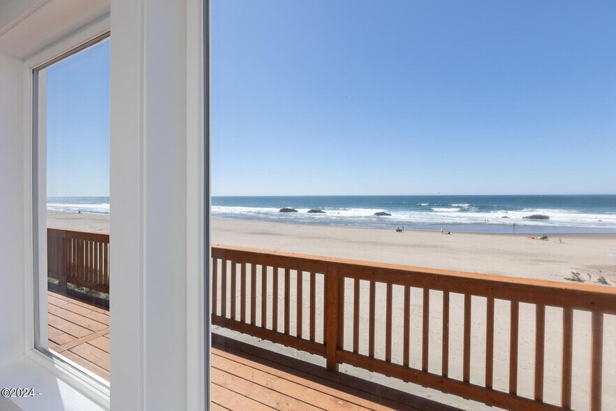 More Photos Of 3929 NW Jetty Ave, Lincoln City Apartments For Sale