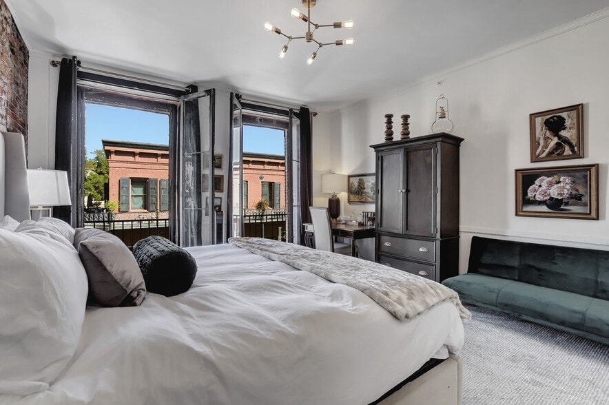 More Photos Of 233 Broad St, Nevada City Hotel For Sale