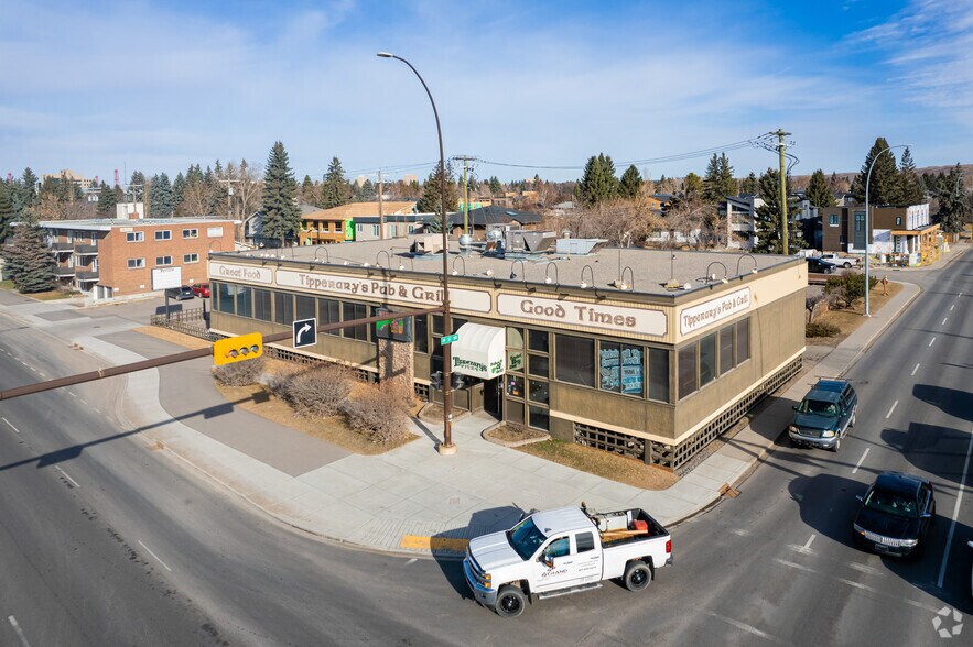 More Photos Of 2002 16th Ave NW, Calgary Restaurant For Lease