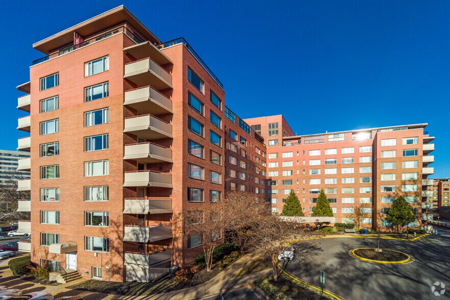 More Photos Of 1011-1121 Arlington Blvd, Arlington Apartments For Sale