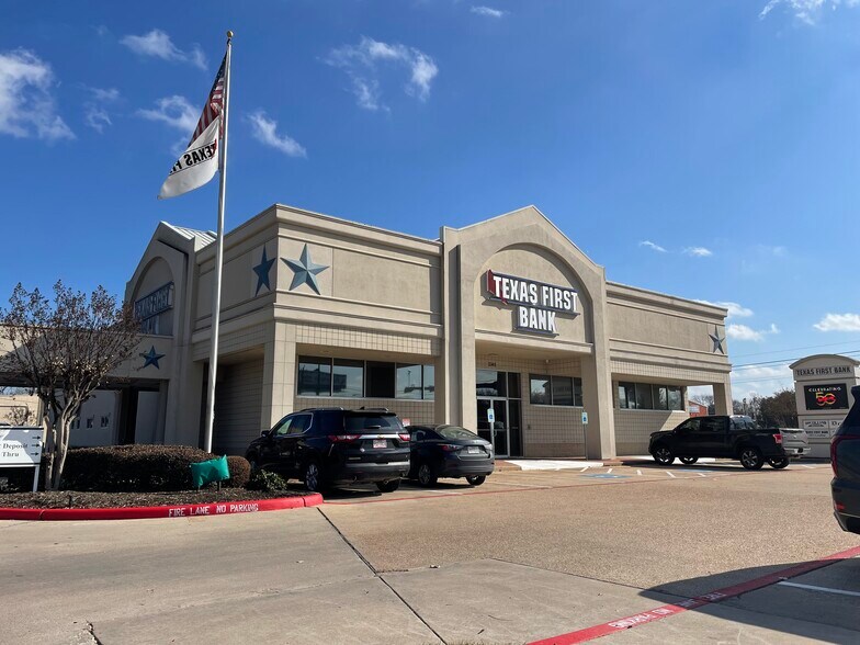 Primary Photo Of 2343 N Main St, Pearland Storefront Retail Office For Lease