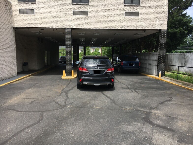 56125620 Saint Barnabas Rd, Oxon Hill, MD 20745 Office For Lease