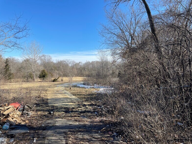 More Photos Of 100 E Indian Trail Road, Aurora Land For Sale