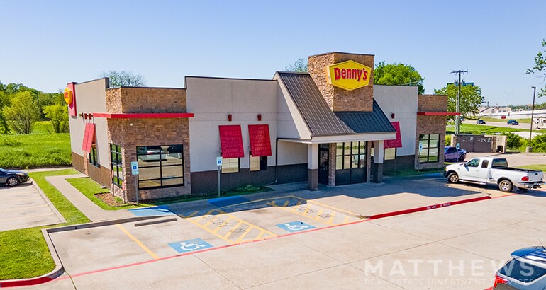 More Photos Of 709 N Interstate 35, Waco General Retail For Sale