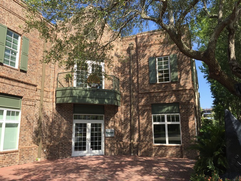 More Photos Of 210 Seven Farms Dr, Daniel Island Office For Lease