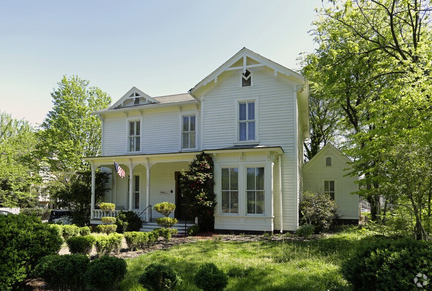 More Photos Of 224 W 10th St, Charlotte Restaurant For Sale