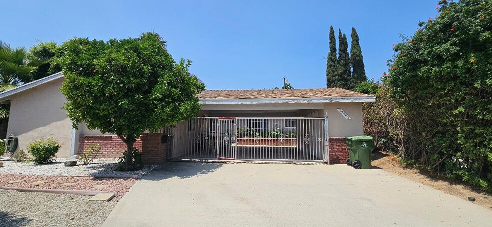 More Photos Of 17441 Hiawatha St, Granada Hills Assisted Living For Sale