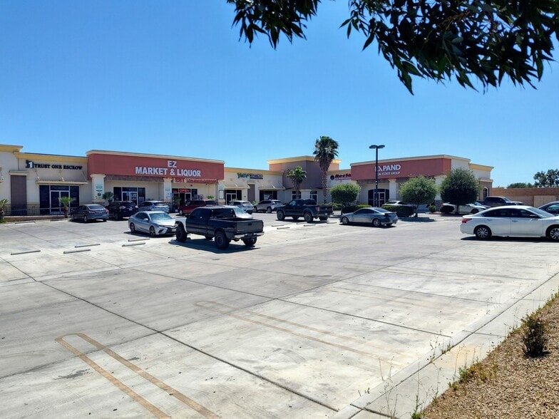 More Photos Of 11850 Hesperia Rd, Hesperia Freestanding For Lease