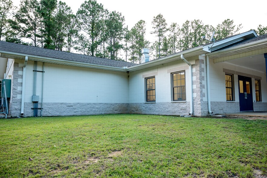 More Photos Of 626 Old River Rd, Sylvania Manufacturing For Sale