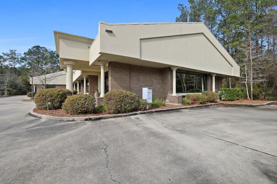 More Photos Of 68031 Capital Trace Row, Mandeville Office For Lease