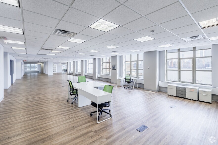 More Photos Of 15 Exchange Pl, Jersey City Office For Lease
