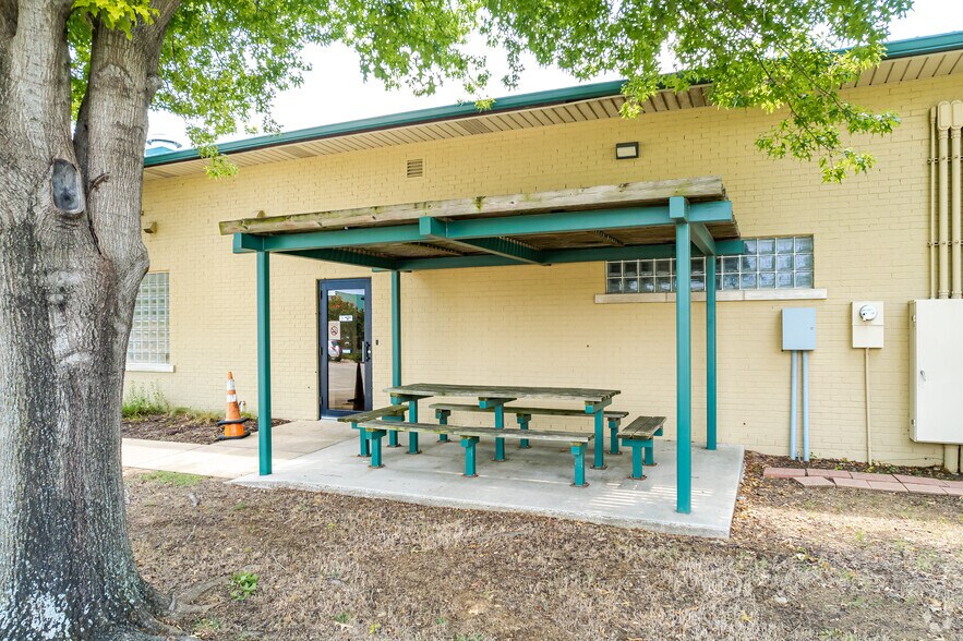 More Photos Of 1300 Teasley Ln, Denton Office For Sale