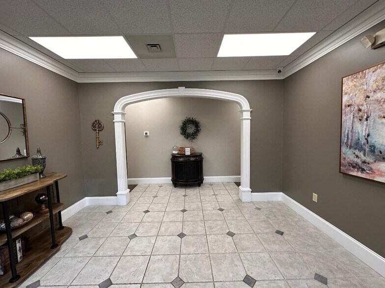 More Photos Of 7610 Six Forks Rd, Raleigh Office For Sale