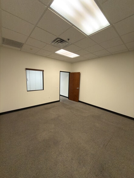 More Photos Of 6628 Sky Pointe Dr, Las Vegas Office For Lease