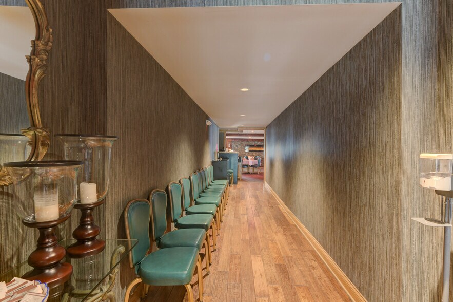 More Photos Of 502 Dixie Hwy, Beecher Restaurant For Sale