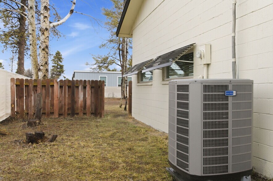 More Photos Of 16440 Finley Butte Rd, La Pine Office For Sale