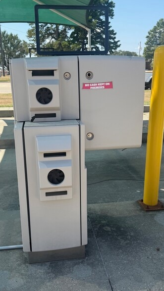 More Photos Of 2806 Richmond Rd, Texarkana Carwash For Sale