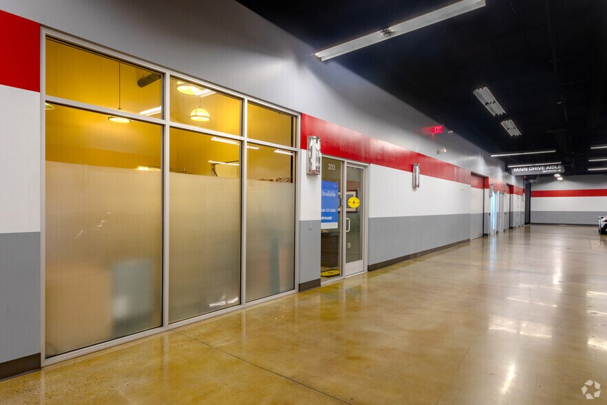 More Photos Of 521 Charcot Ave, San Jose Showroom For Lease