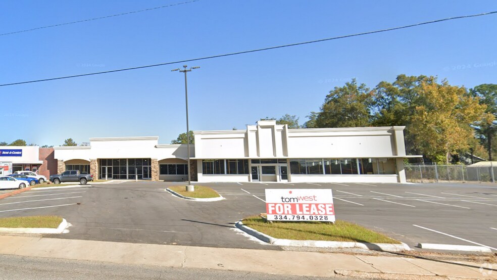 More Photos Of 564-578 W Main St, Dothan Freestanding For Lease