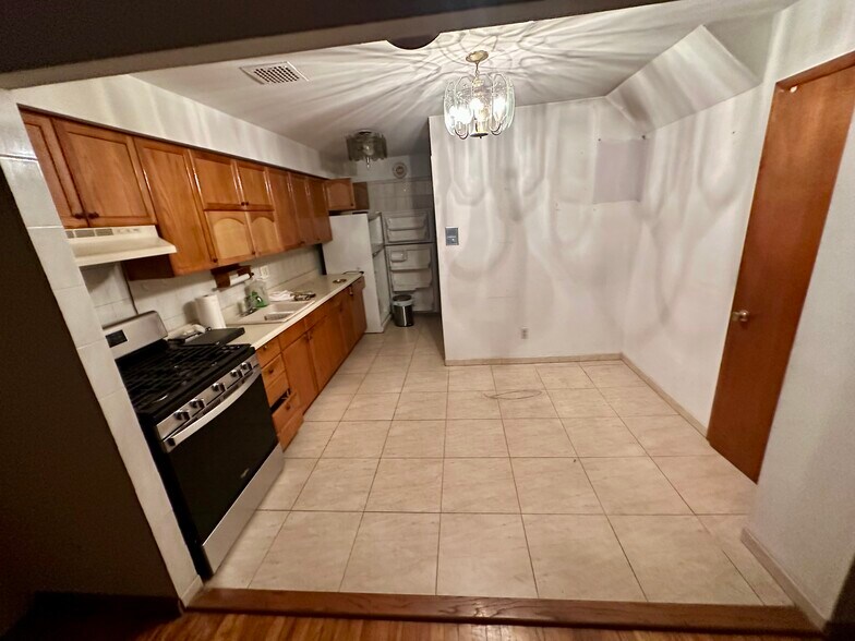 More Photos Of 4309 54th St, Woodside Apartments For Sale